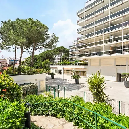 2 Pieces 5 Personnes Terrasse Maeva Particuliers 77361 Antibes